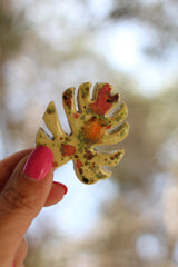 Ceramic monstera leaf