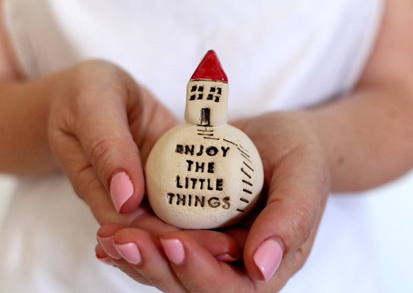 Motivational gift Ceramic pebbles with miniature house