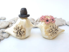 Birds Wedding Cake Topper, Personalized Wedding Cake Topper, Kissing Birds Clay Figurine - Ceramics By Orly
 - 1