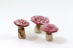 Miniature mushrooms in red and white - Ceramics By Orly
 - 2
