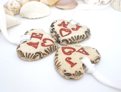 Customize initials heart favors for your special day