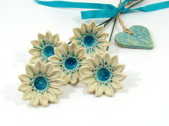 Ceramic flowers in a color of your choice (set of 5) - Ceramics By Orly
 - 3